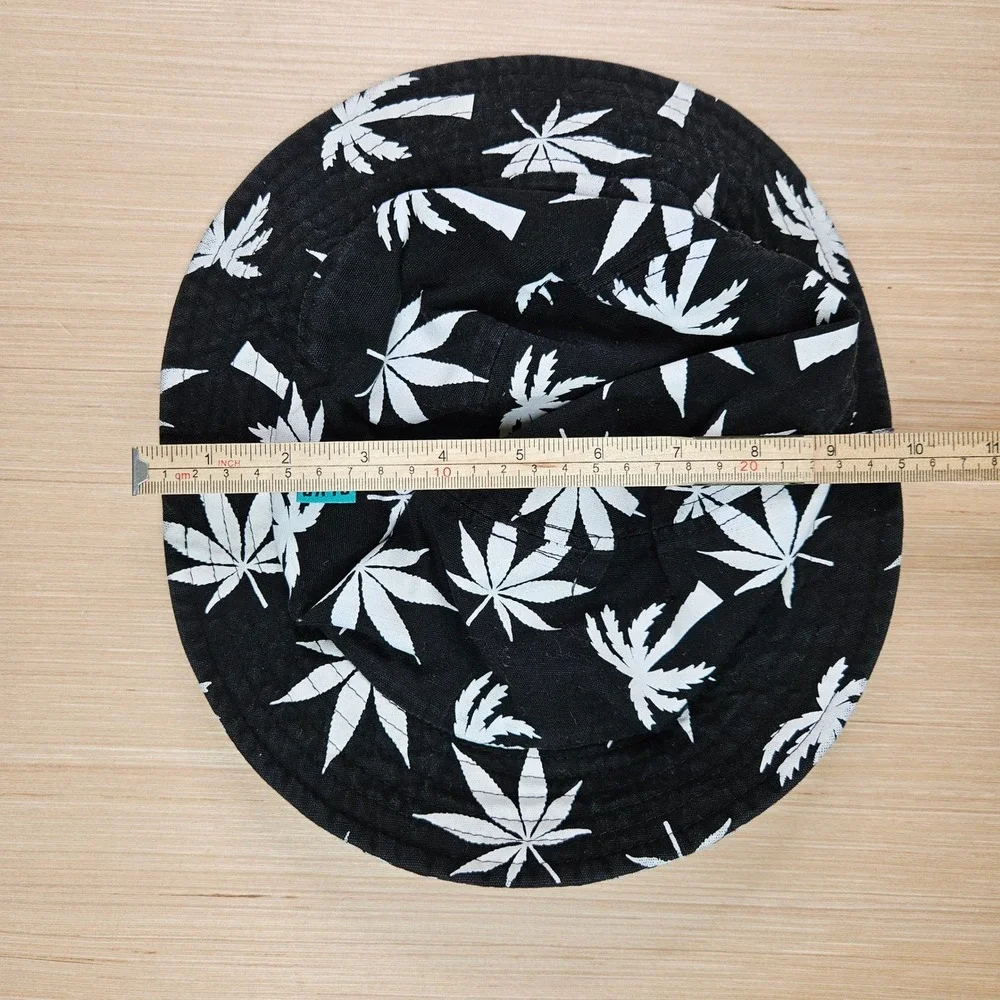 BLVD Supply Bucket Hat‎ Black White Leaf Print Cotton Unisex L/XL